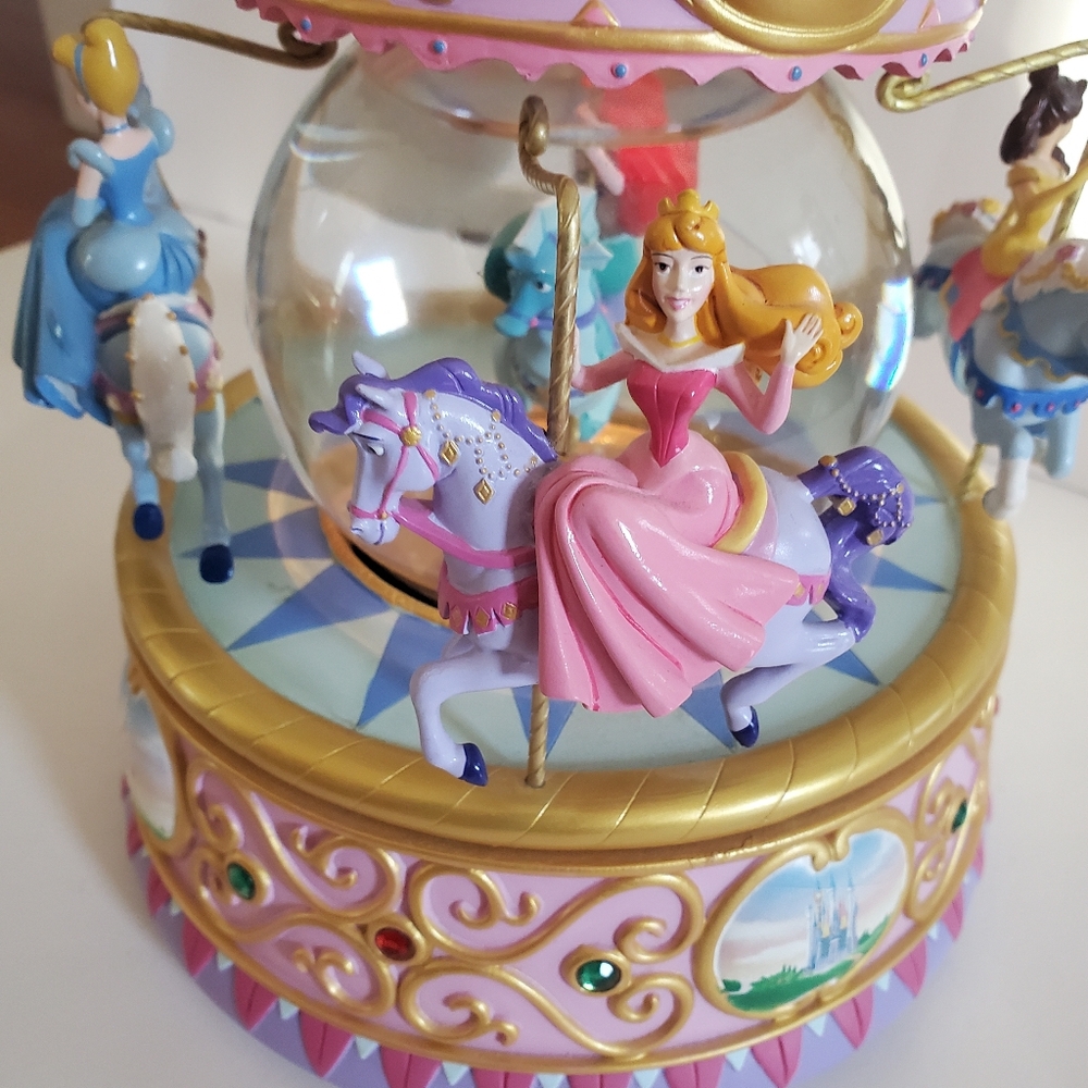 Disney Princess Carousel Snow Globe So This Is Love 1948 Walt Disney - Picture 6 of 11